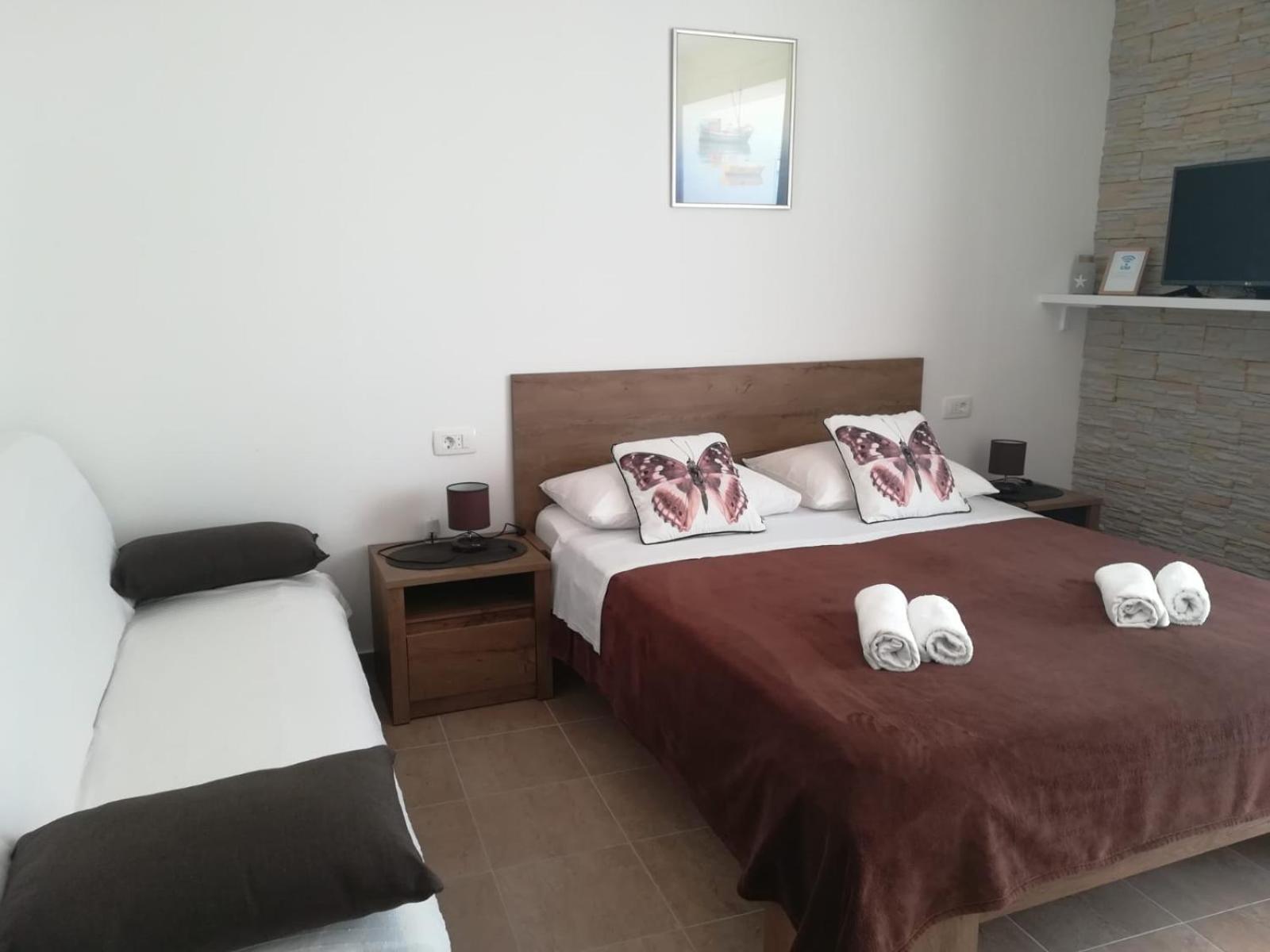 Apartmani “Kresimir” Omis Luaran gambar