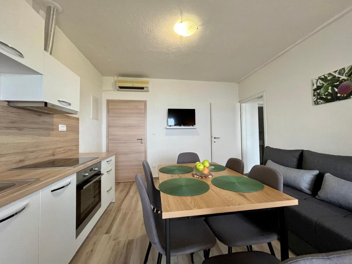 Apartmani “Kresimir” Omis Luaran gambar