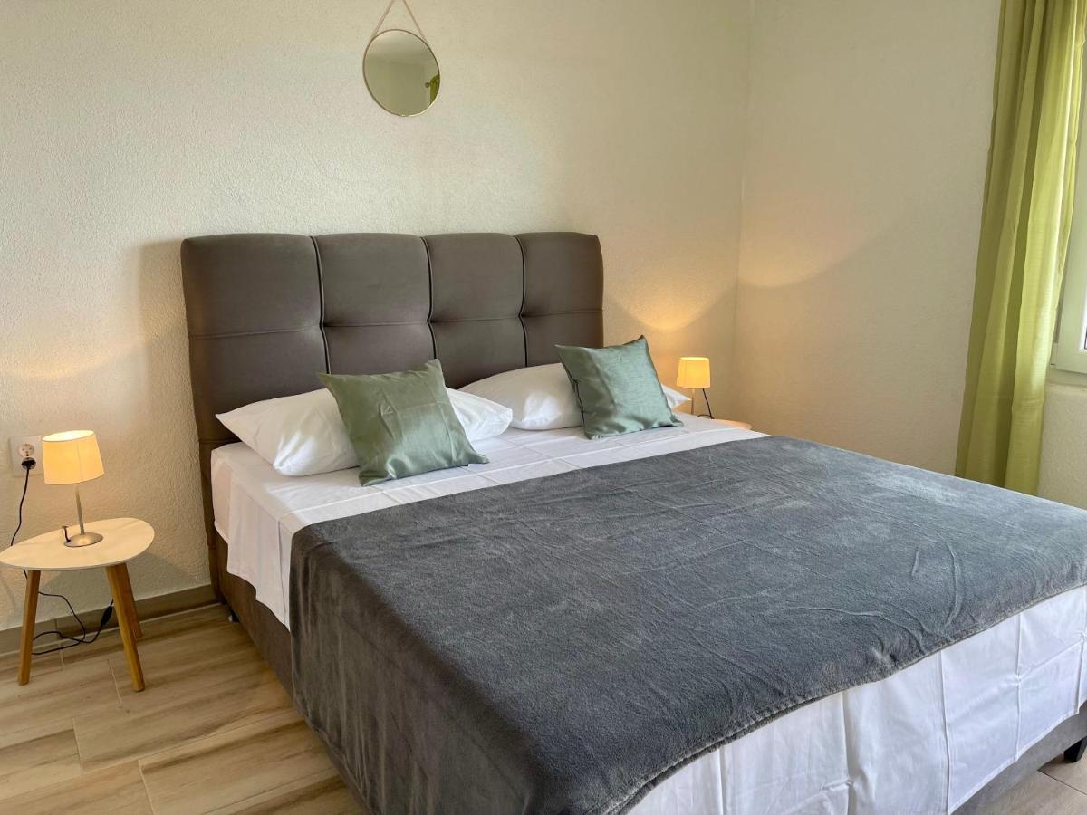 Apartmani “Kresimir” Omis Luaran gambar
