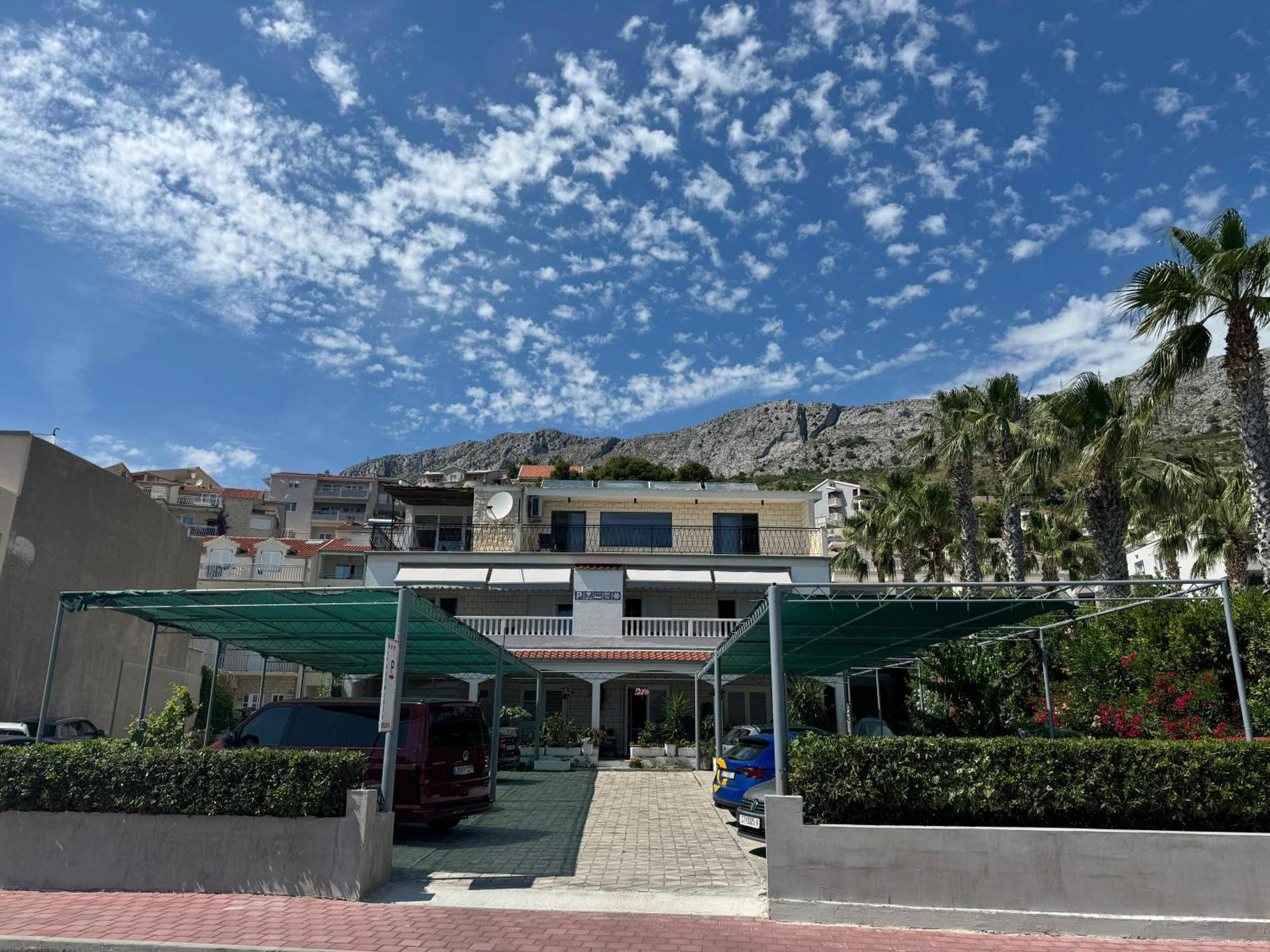 Apartmani “Kresimir” Omis Luaran gambar
