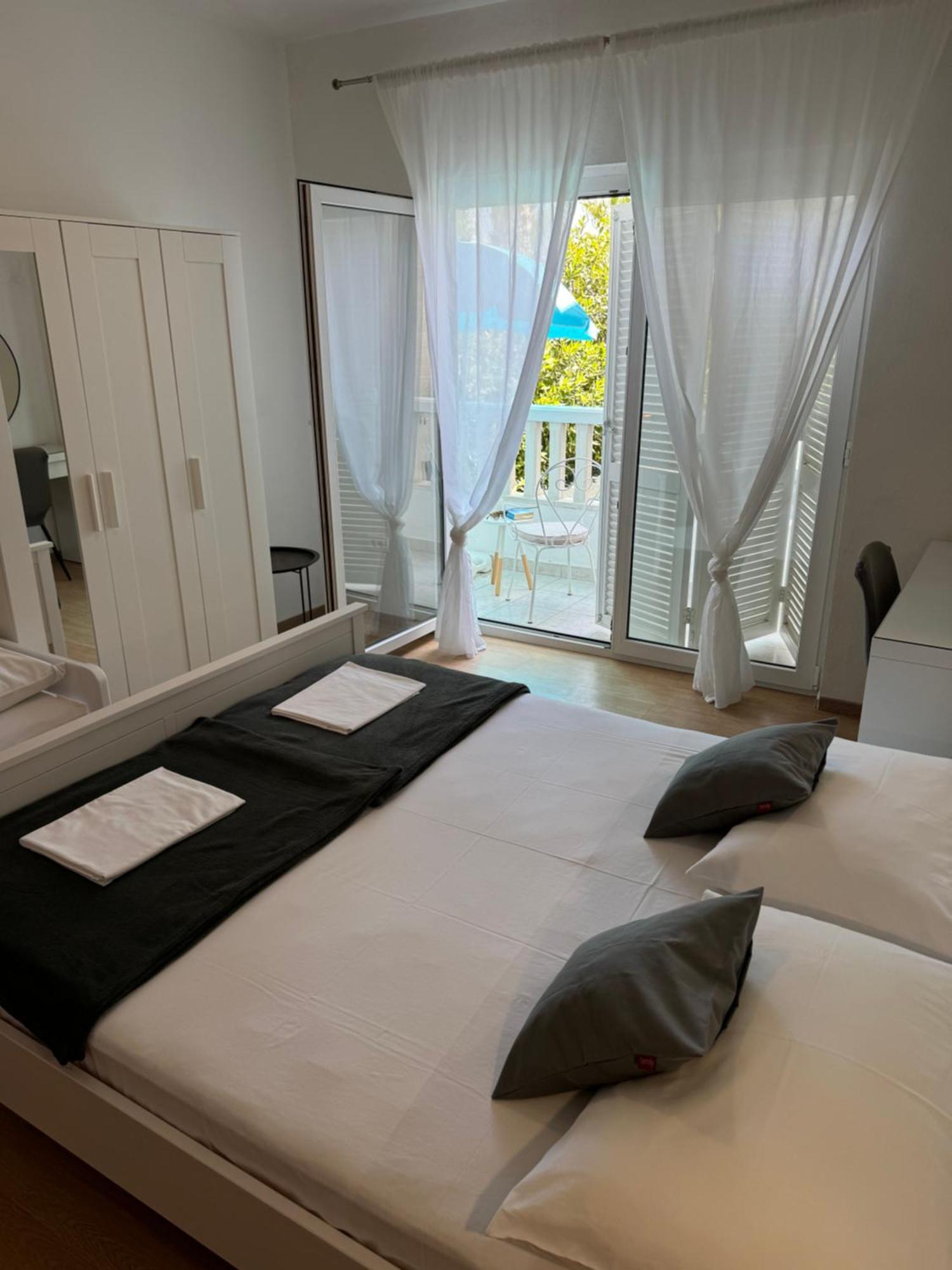 Apartmani “Kresimir” Omis Luaran gambar