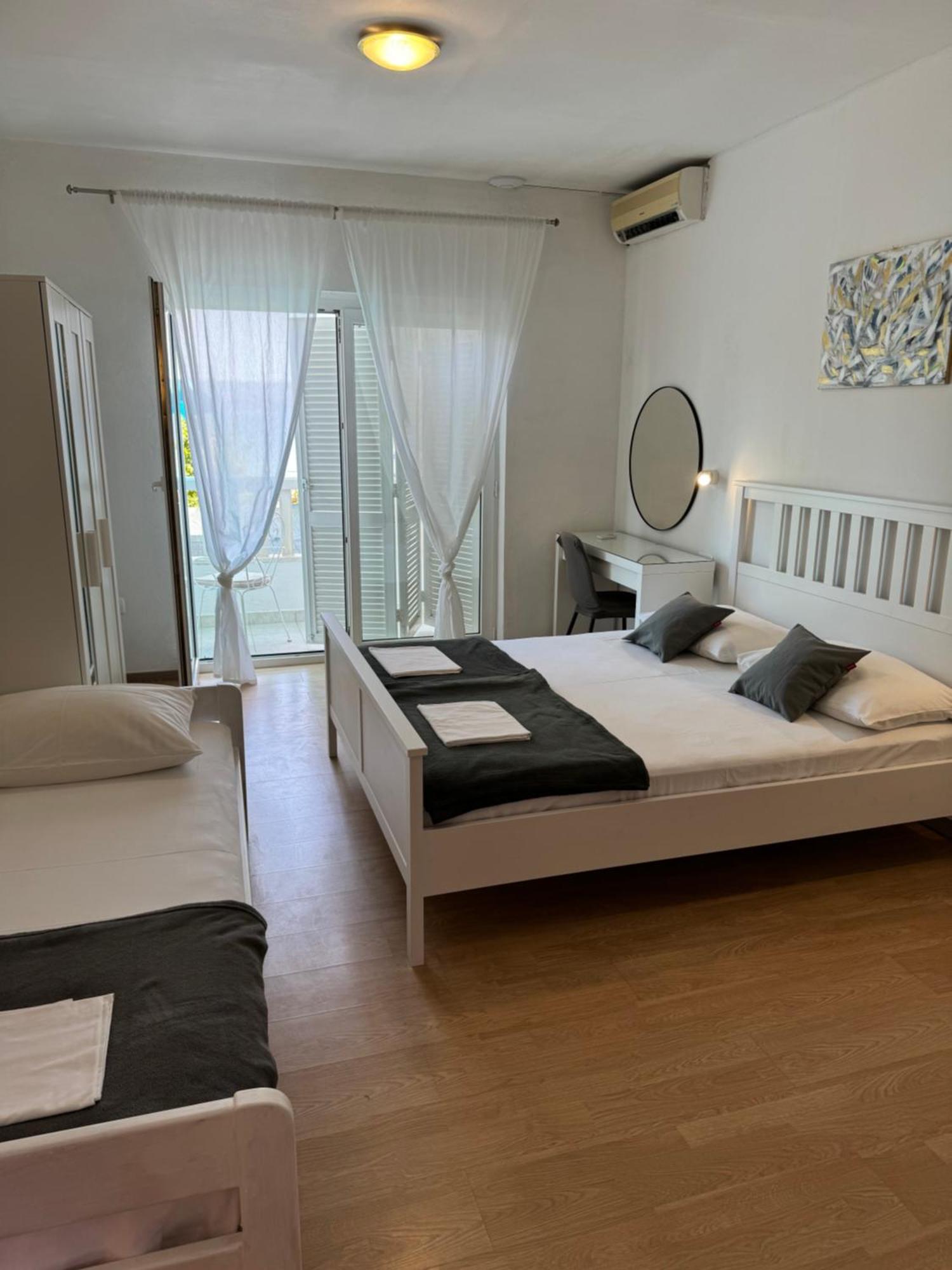 Apartmani “Kresimir” Omis Luaran gambar